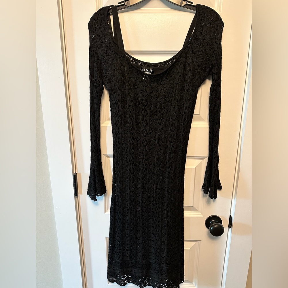 Venus Cold Shoulder Dress Black Small